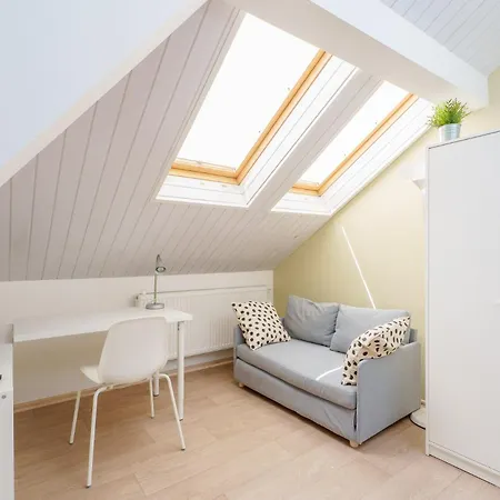 Smart Close To Náměstí Bratří Synků Appartamento Praga