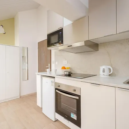 Smart Close To Náměstí Bratří Synků Praga
